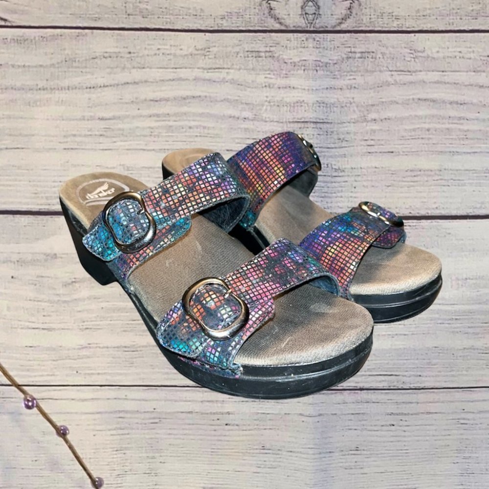 𝅺DANSKO SOPHIE  MOSAIC RAINBOW LEATHER SANDALS SIZE 38 (8) in US.